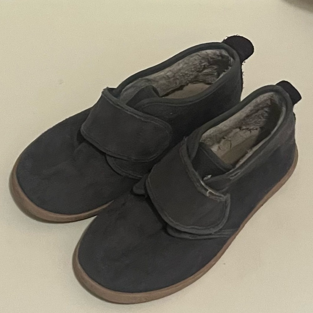Cute Toddler Suede Shoes in Size 27